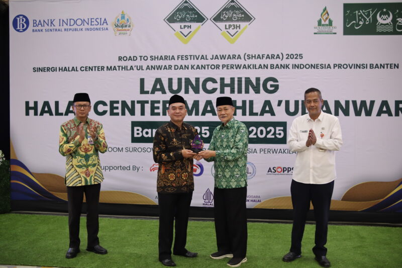 Bank Indonesia KPw Banten dan PB Mathlaul Anwar launching Halal Center di Banten.