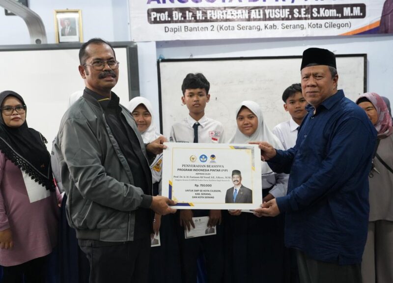 Furtasan Ali Yusuf menggelar reses di Kota Cilegon.