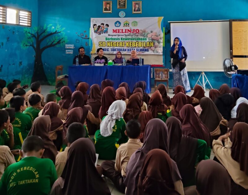 Kepala SDN Kebedilan Siti Widayustikasari, S. Pd  menyampaikan inovasi pembelajaran.