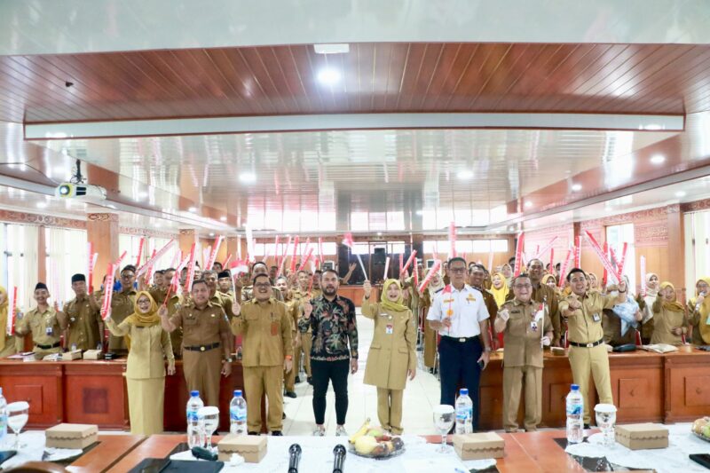 Setda Kabupaten Serang menyosialisasikan Survei Kepuasan Masyarakat (SKM) dan Peraturan Bupati (Perbup) Nomor 33 Tahun 2025 di Aula Tb. Suwandi pada Selasa, (5/8/2025).  