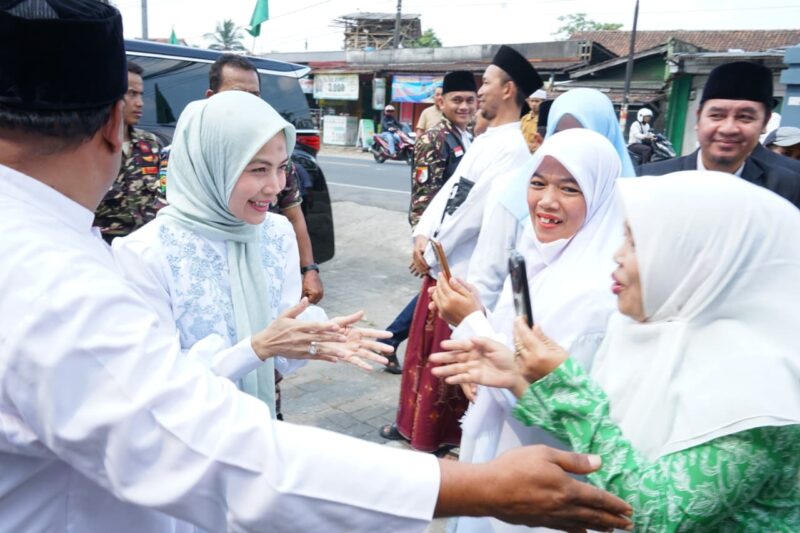 Bupati Serang Ratu Zakiyah dalam sebuah kegiatan.