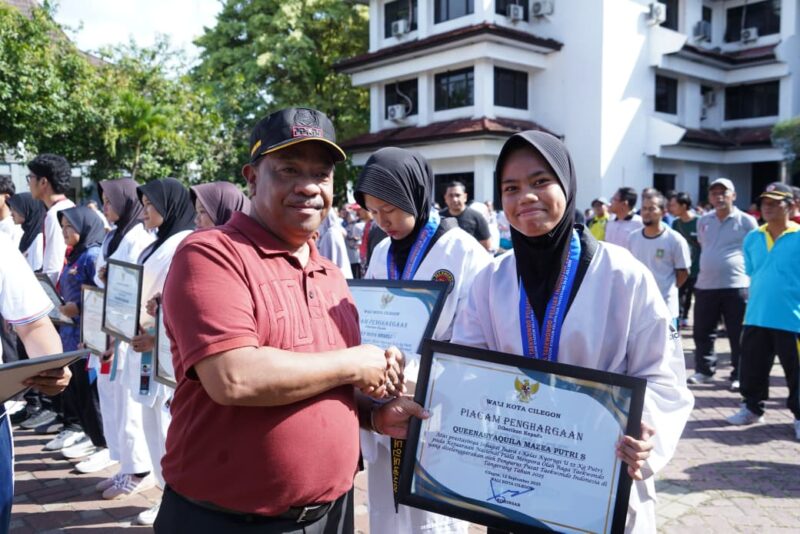 Peringati HAORNAS ke-42 dengan melaksanakan upacara, pemberian penghargaan, serta olahraga bersama seluruh ASN lingkup Kota Cilegon di Lapangan Pemerintah Kota Cilegon, Jumat (12/9/2025).