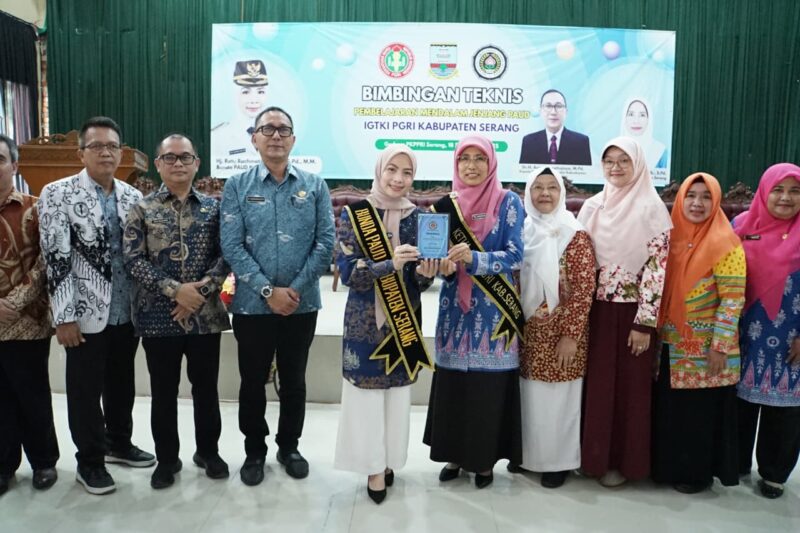 Bupati Serang Ratu Rachmatuzakiyah usai membuka acara Deep Learning IGTKI PGRI Kabupaten Serang, Kamis 18 September 2025.