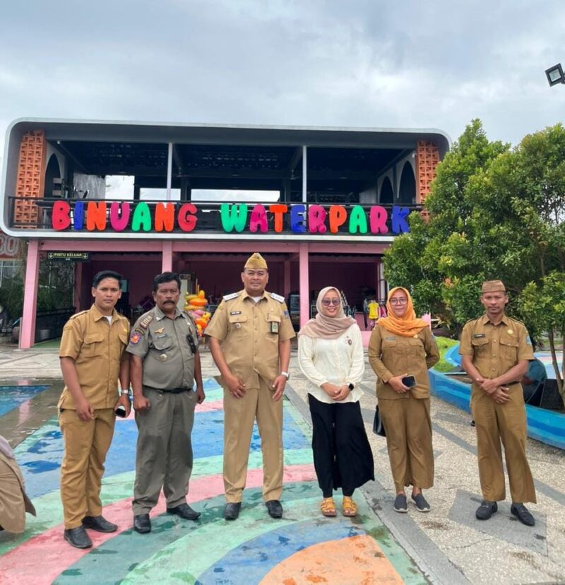Camat Binuang Mamak Abror, lakukan kunjungan kerja ke Binuang Waterpark, Senin (09/02/2026).