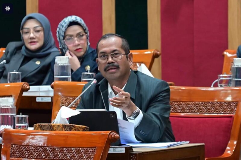 Anggota Komisi X DPR RI, Furtasan Ali Yusuf, dalam RDP dan RDPU Komisi X DPR RI dengan Rektor PTN dan PTS di Gedung Nusantara I, Senayan, Jakarta, Selasa (10/2/2026).