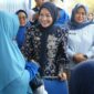 Bupati Serang Ratu Zakiyah saat menyapa nasabah Bank BJB KCK Banten, Jumat 4 September 2026. (Diskominfo Kab Serang)