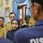 Bupati Serang Ratu Rachmatuzakiyah saat memberikan keterangan pers.